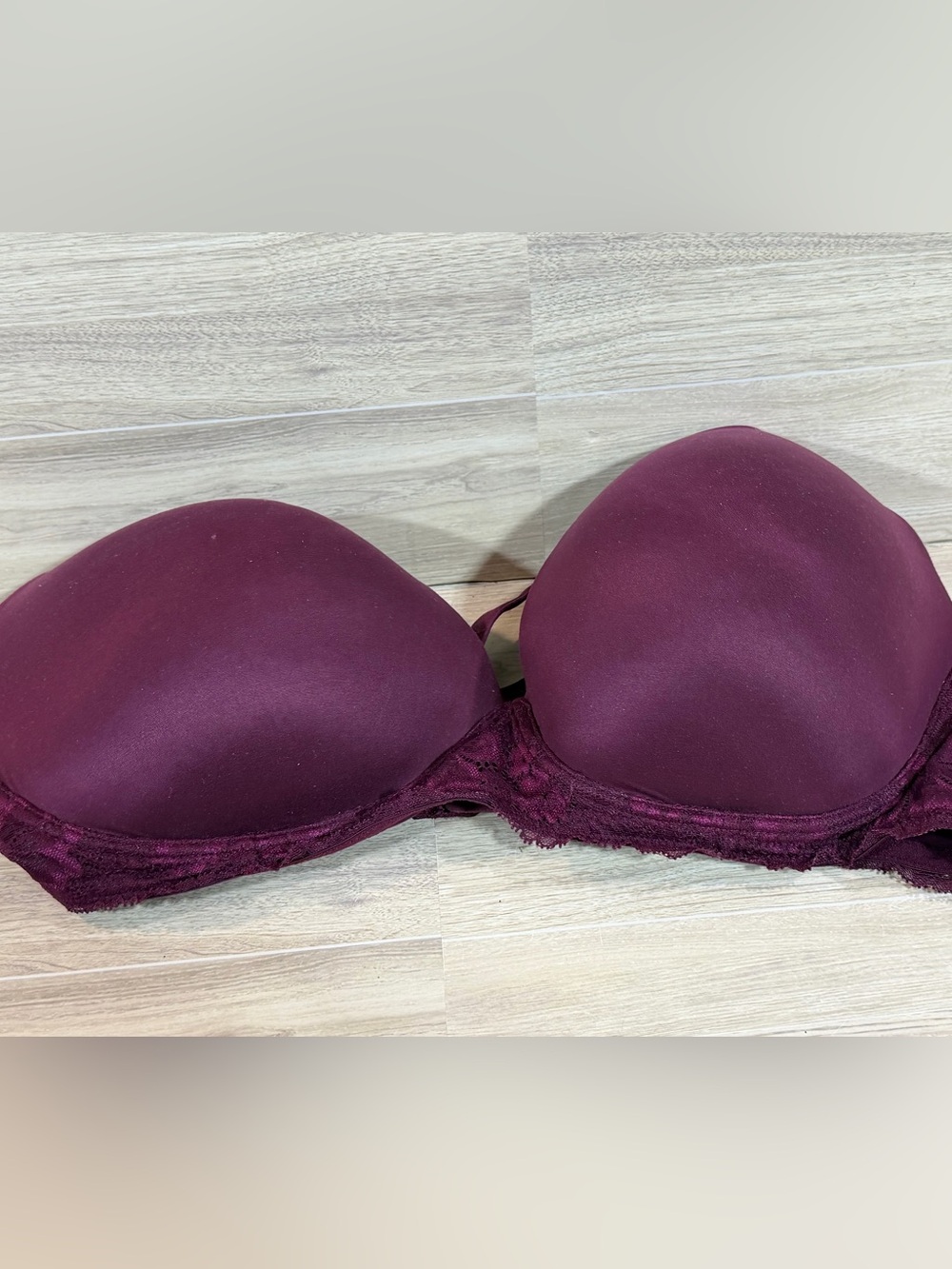Victoria Secret maroon bra molded cups, lace Size: 38 DDD